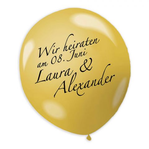 Einladungstext "Wir heiraten am 08. Juni, Laura und Alexander" auf goldenem Ballon