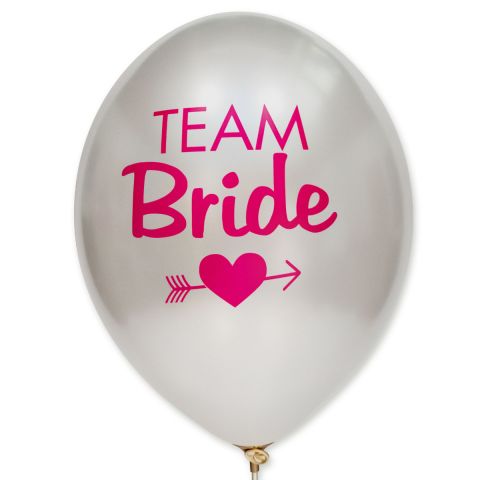 Metallic weiße Ballons mit dem Aufdruck "Team Bride" und einem Herz mit Pfeil durch in pink.